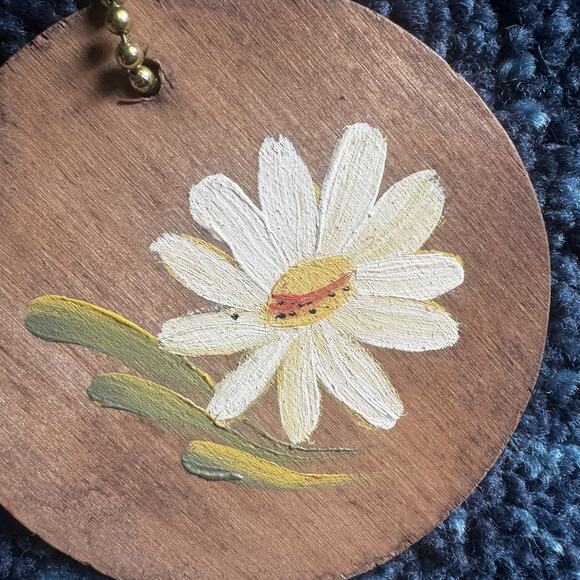 VTG Wooden Daisy Keychain Hand Painted Luggage Tag Bag Charm Flower Power Retro - Picture 4 of 7
